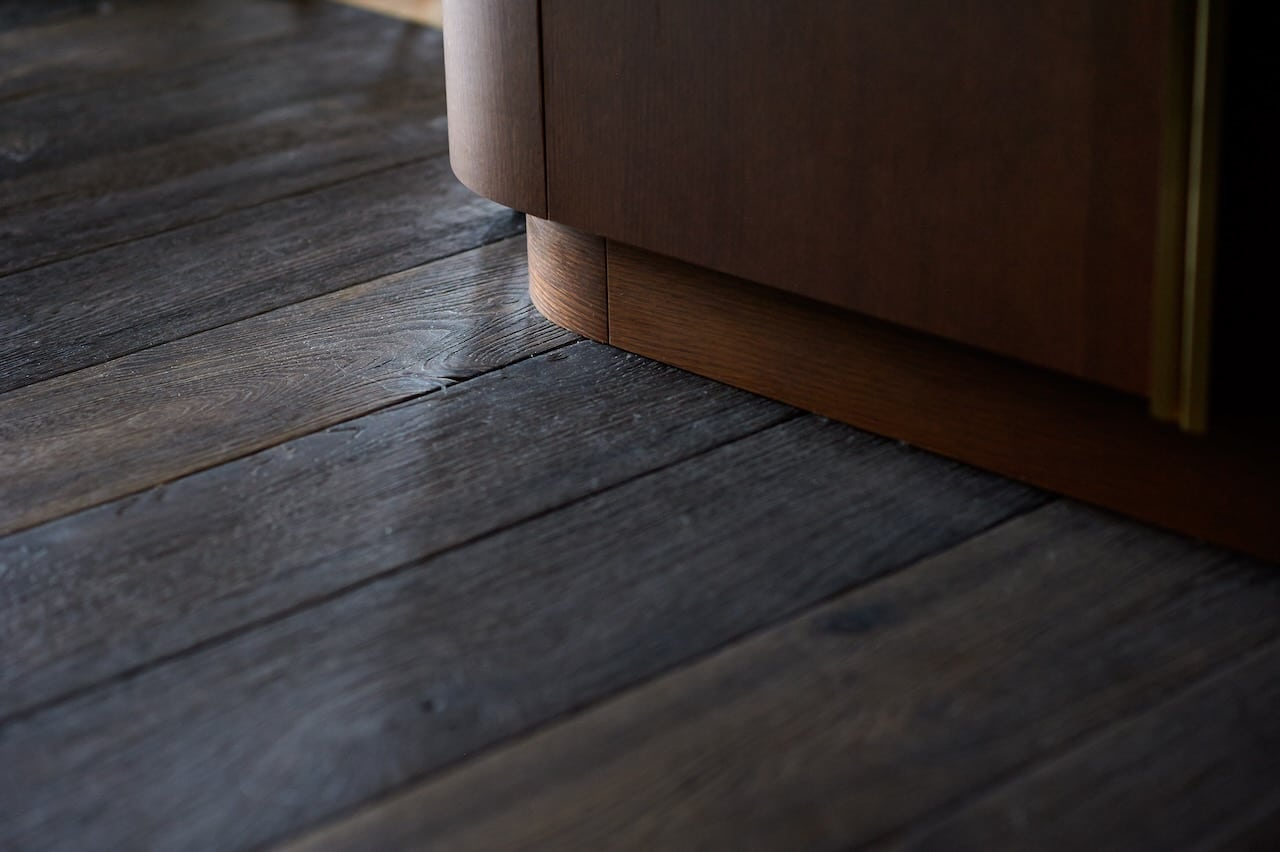 Antique Floors - Renaissance N7 - heavy texture wood floor