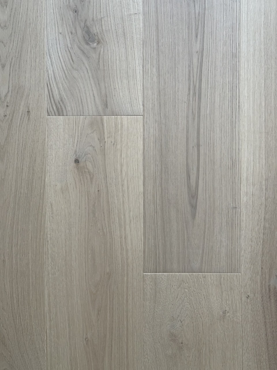 European oak flooring natural tone - Petite Chateau Bordeaux - 1 European oak flooring thumbnail light natural colour - Petite Chateau Bordeaux