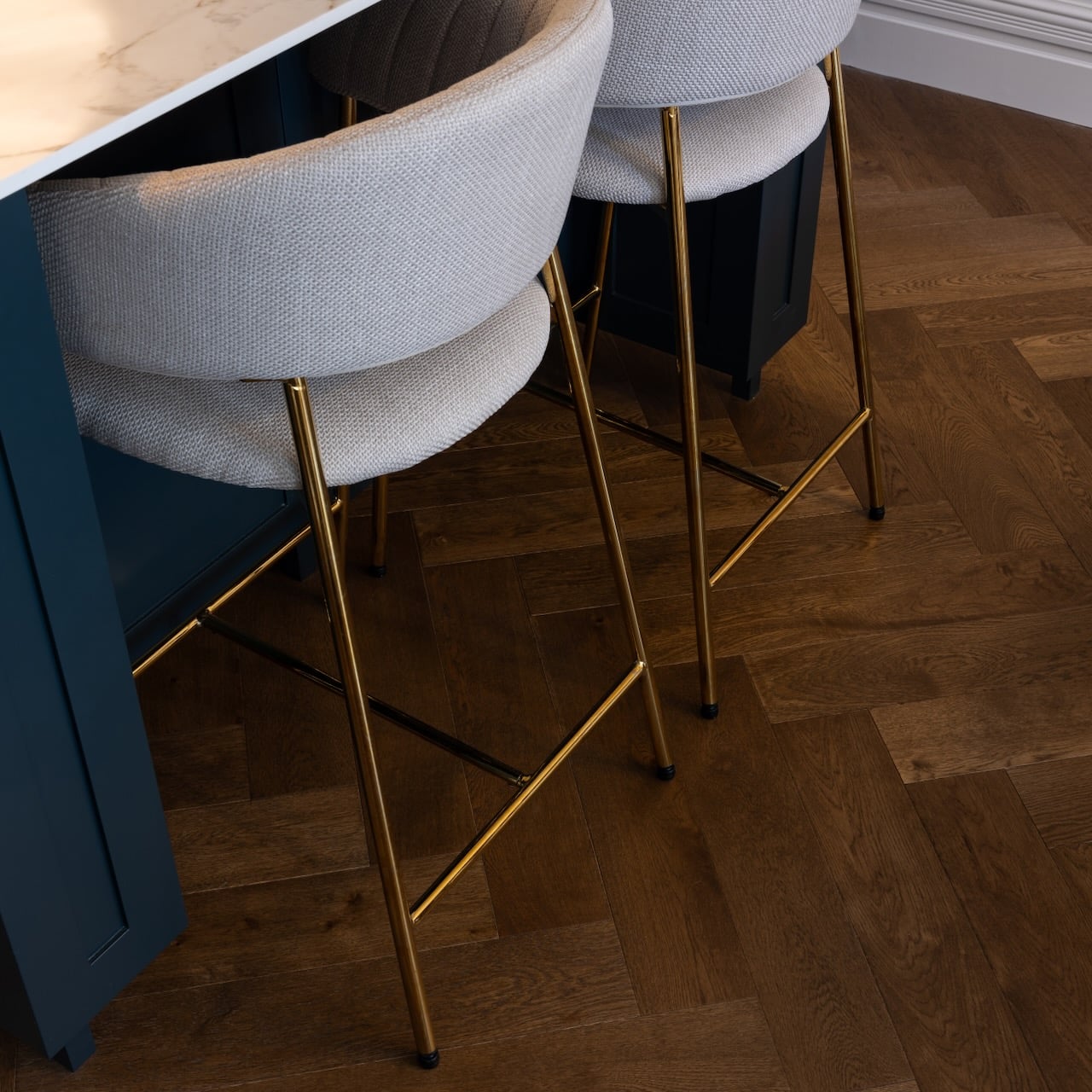 Whisky Sour Herringbone Oak Wood Floor - 6 Natural Brown herringbone wood flooring pattern