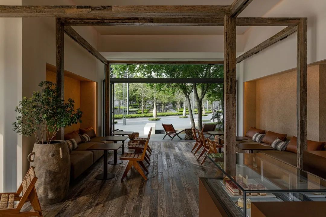 Cafe European Oak reclaimed timber flooring reclaimed timber flooring of European oak in cafe setting